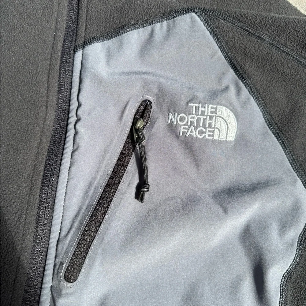 The North Face Men's Black and Gray Jacket - Picture 2 of 4